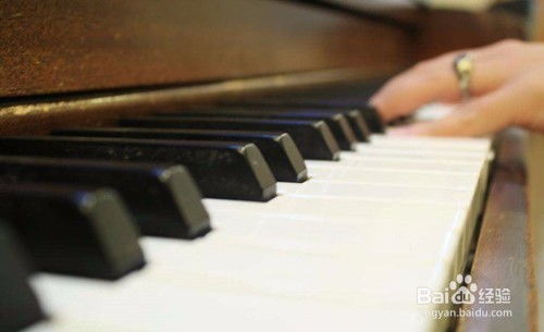 買二手鋼琴必看指南 二手鋼琴與翻新鋼琴常見問題解析